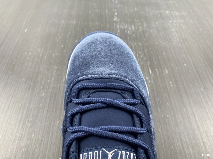 Boostmaster lin Midnight Navy Velvet AR0715-441 Air Jordan 11 WMNS 0724